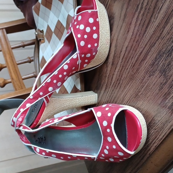 Y-not? RED AND WHITE POLKA DOT HEELS, 5", Vixen!! - Picture 1 of 8